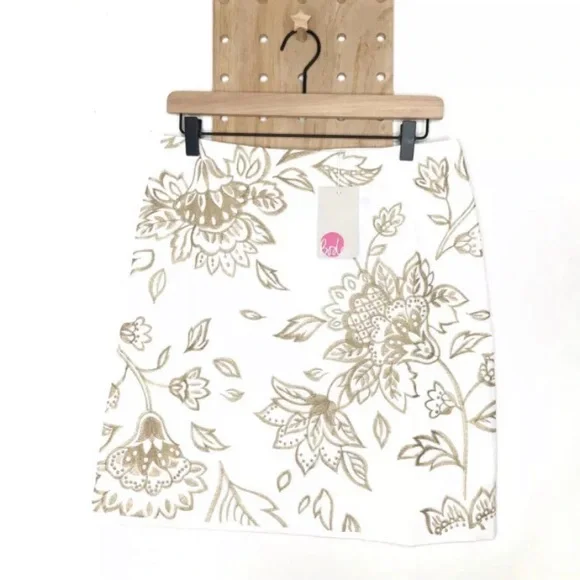 NWT BODEN FUN FLORAL EMBROIDERED WHITE MINI SKIRT - Picture 3 of 8